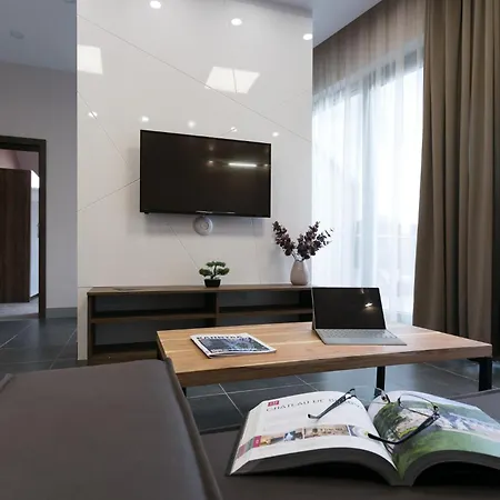 Hotel B1 Boutique 4*