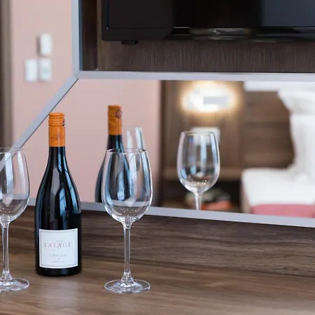 Hotel B1 Boutique 4*